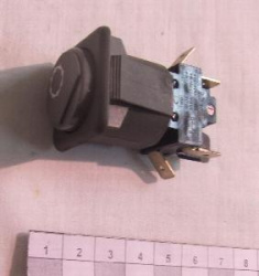 Кнопка Comenda для Lb 200 пуска цикла 130459 – купить в RuOborudovanie.ru с доставкой до двери Кнопка Comenda для Lb 200 пуска цикла 130459